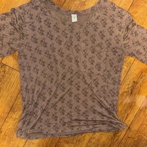 Kate Quinn mushroom pocket tee